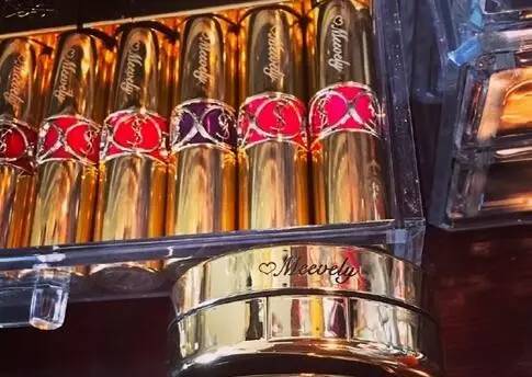 除了ysl星辰女生还喜欢收什么礼,除了ysl还有什么东西值得买