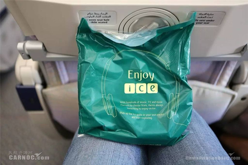 阿联酋航空a380上海,阿联酋航空a380空姐关舱门