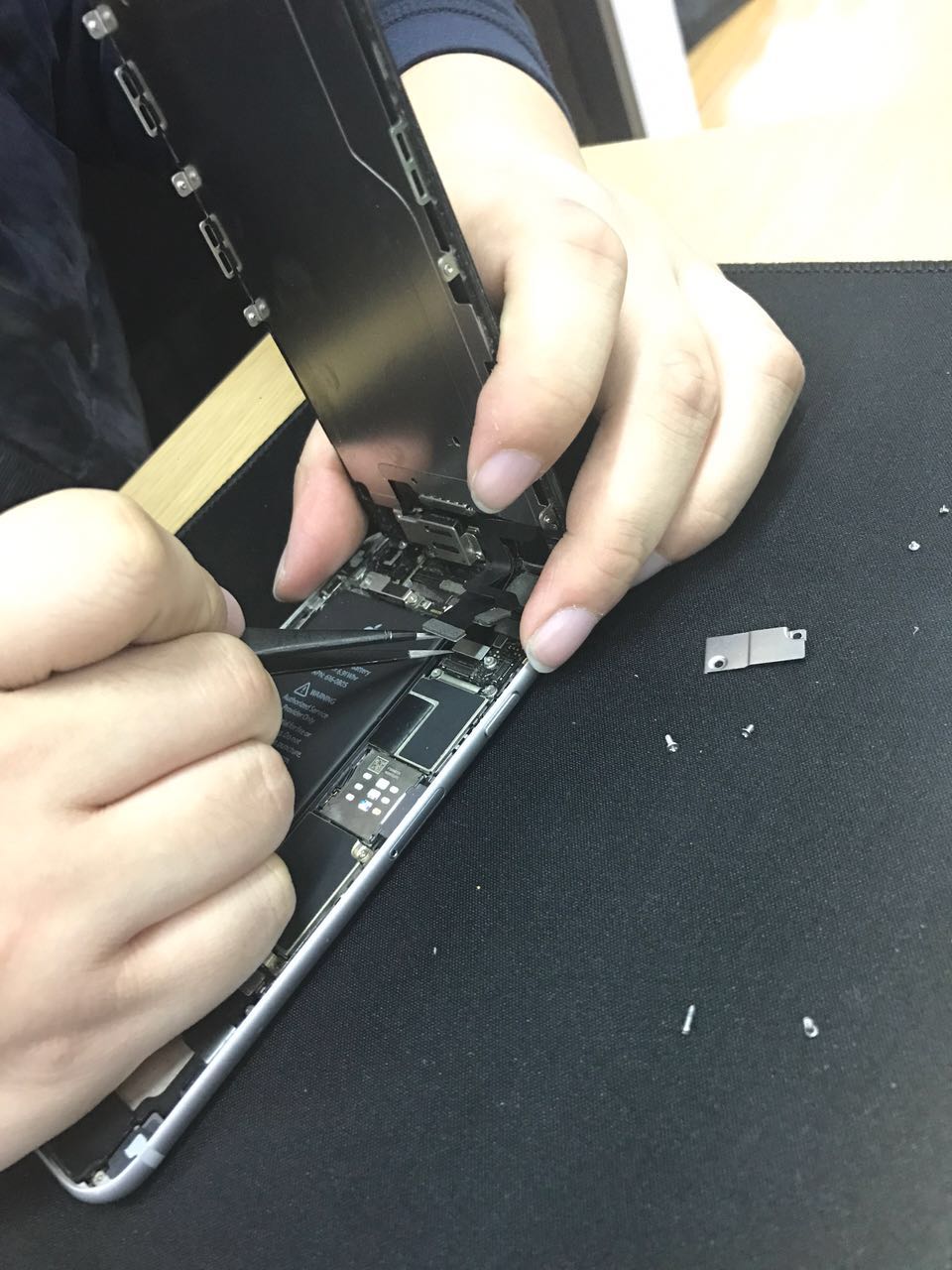 iphone6屏幕更换多少钱,iphone6屏幕换玻璃