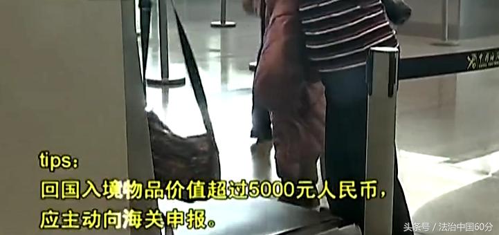 购物狂女生每日购买近20个包裹,外国女人疯狂购物