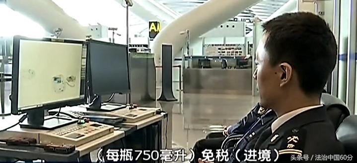 购物狂女生每日购买近20个包裹,外国女人疯狂购物