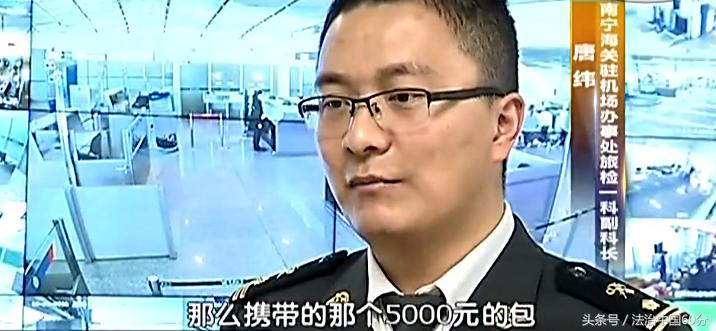 购物狂女生每日购买近20个包裹,外国女人疯狂购物