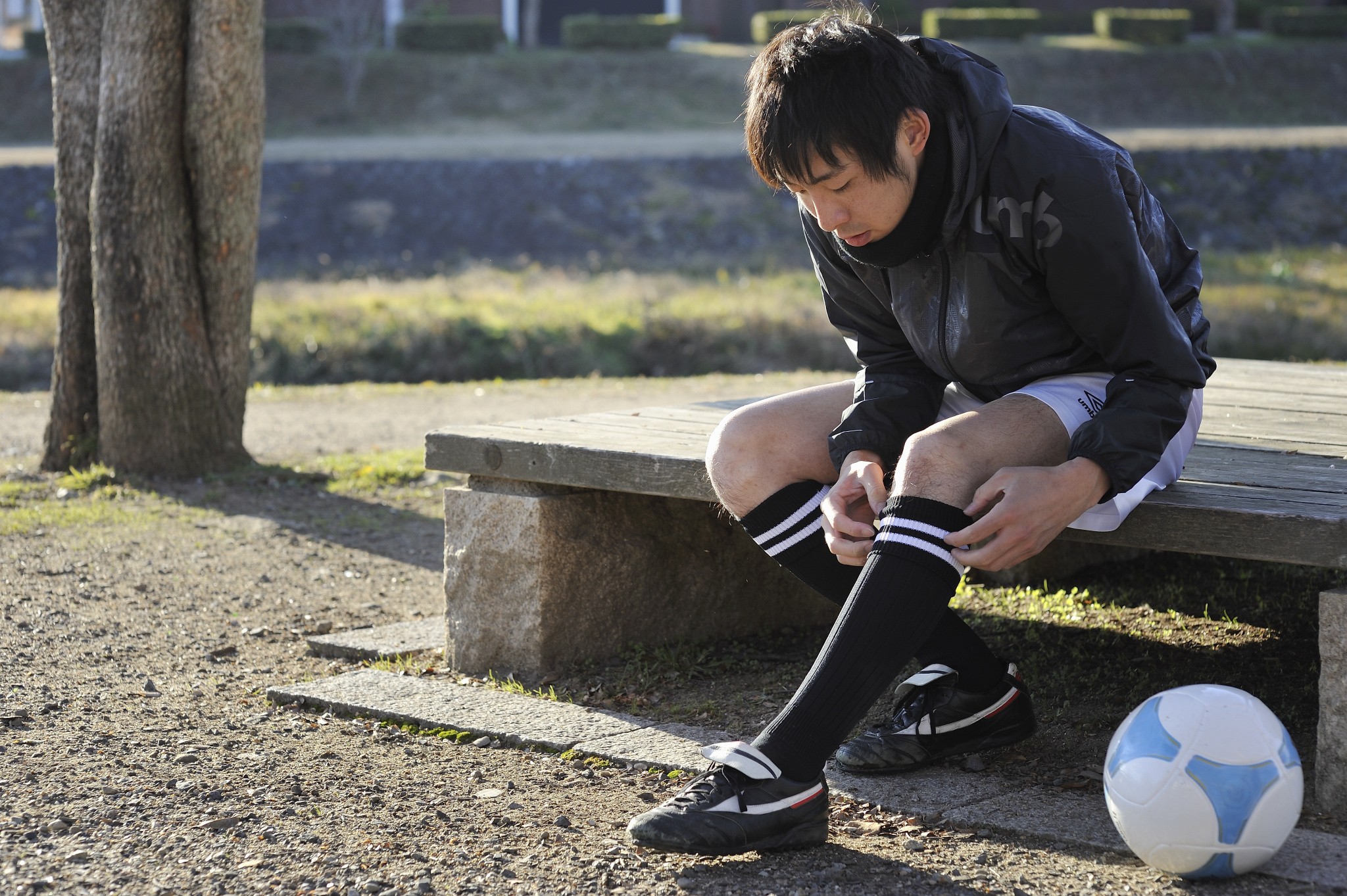 涨知识体育,踢足球为啥要足球袜