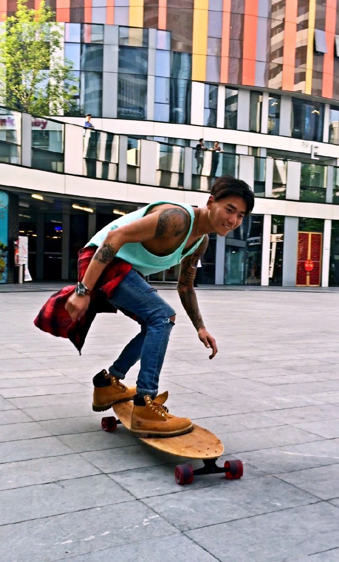 李一哲性格,李一哲演艺经历