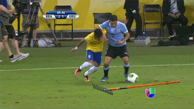 内马尔经典假摔七连翻滚,内马尔假摔和c罗假摔哪个多