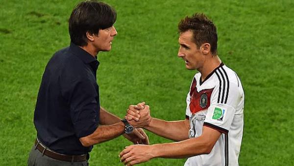 2022年有哪位球星退役了,2016逝去的明星大全