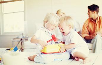 女童摩擦症该如何教育,孩子之间的小摩擦怎么处理