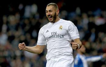 足球边锋位置的演化,足球新时代前锋战术作用