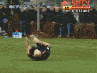 c罗搞笑名场面打裁判,c罗爆笑进球