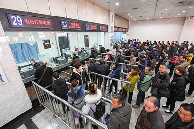 除夕车票今开抢，农民工订票谁来帮