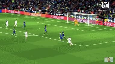 c罗在门前的冲击力,只会吃饼的球员