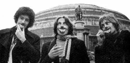 全世界都听过他的歌，但你肯定不知道他是天体物理学家和大学校长