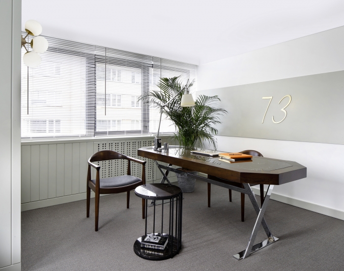 用木色为主的定制办公家具，HOLD住了这份优雅感