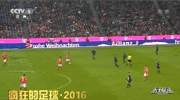 疯狂的足球搞笑片段,疯狂的足球搞笑gif图