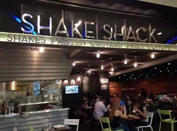 迪拜王子开车去沙漠越野,沙漠越野迪拜沙漠汽车赛