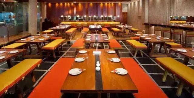 迪拜王子开车去沙漠越野,沙漠越野迪拜沙漠汽车赛