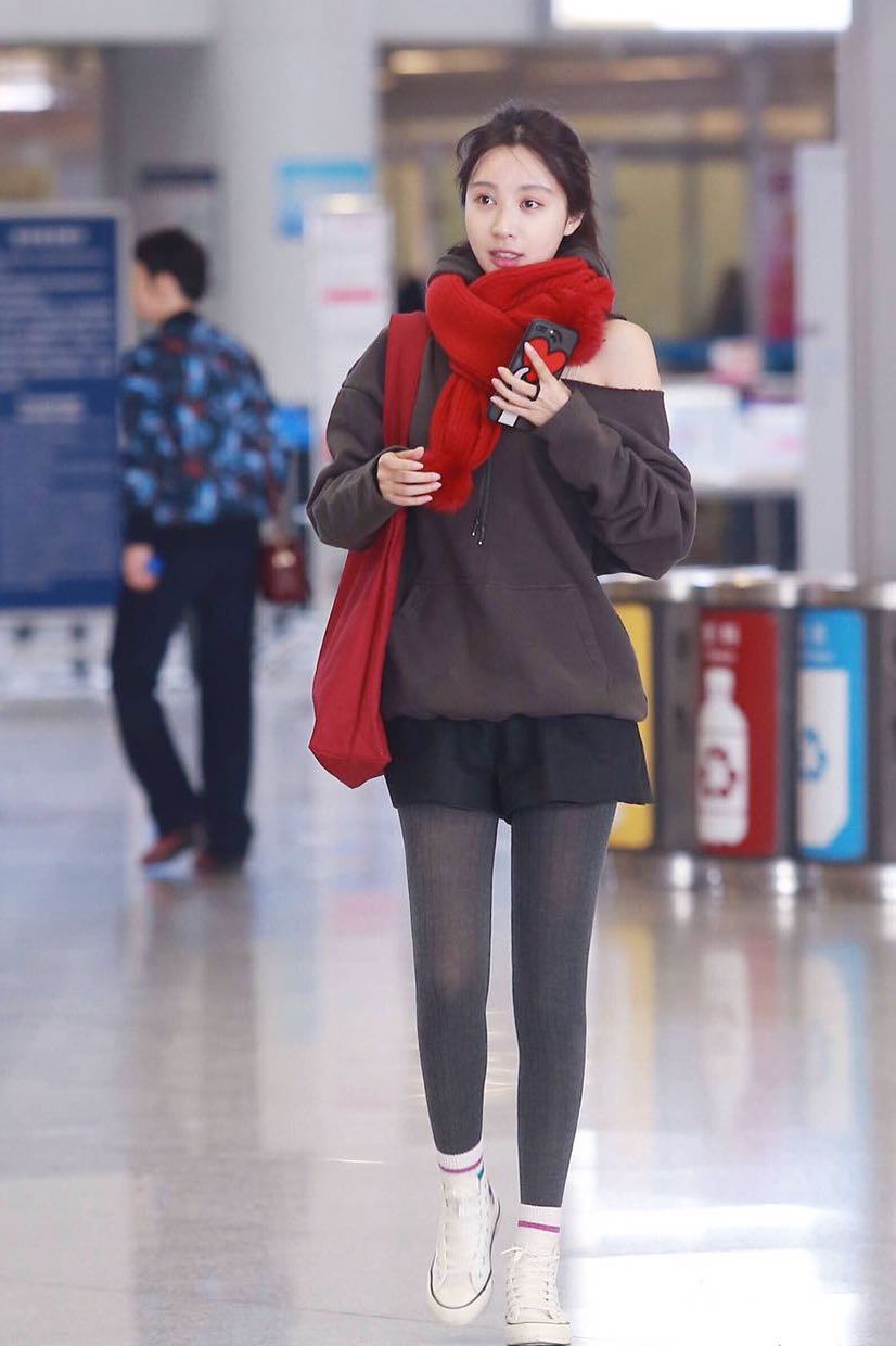 异域风情服饰不够围巾来凑,小众不撞围巾搭配