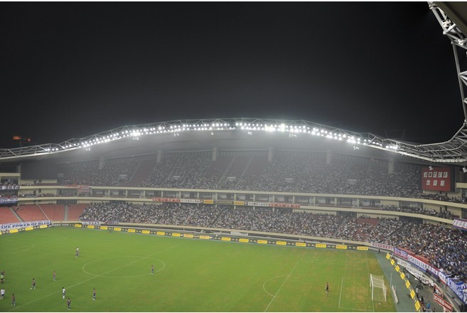 这是骄傲吗？能跟英超媲美中国专业足球场只有五个