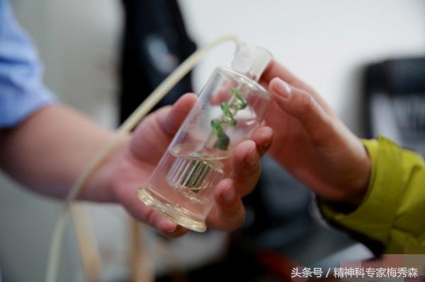 溜毒后的症状,喝水中毒后全身抽搐