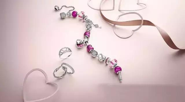 时日谈丨看这家全球最有钱的珠宝公司是怎么抢占市场的？