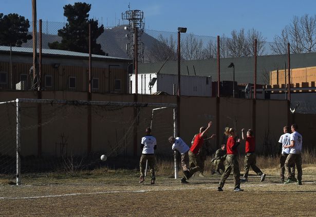 一战英德圣诞节停战,一战英德圣诞节停战庆祝