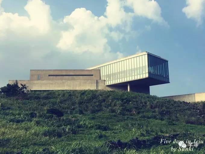 不止免签和免税店，还有各家爱豆，都在喊你去济州岛办婚礼！