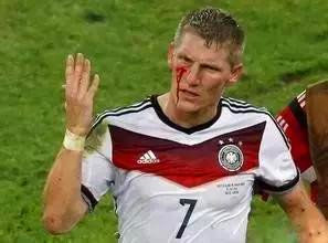 有一个特别爱踢球的男朋友,如果你男朋友喜欢踢足球