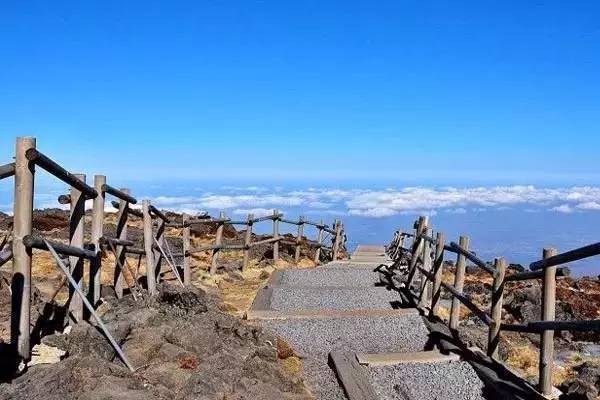 韪忎笂娴庡窞,娴庡窞宀涚殑鏄ュぉ鏃呰