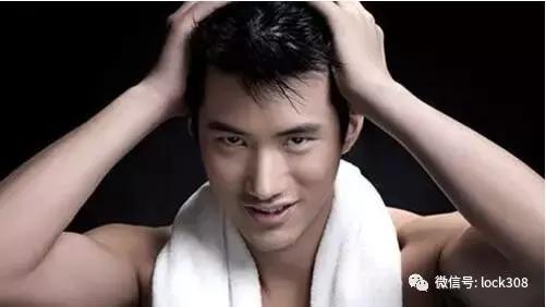 男士头发少最有效的办法,四十岁男士头发稀少适合什么发型