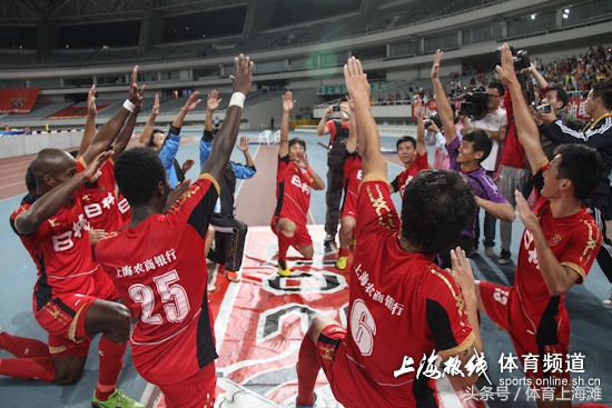 尊师重道！张琳芃武磊等东亚系国脚明天将赴崇明看望恩师根宝