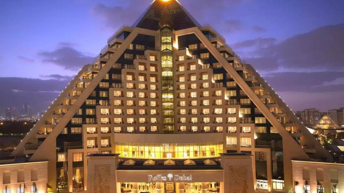 迪拜美食推荐攻略 (迪拜旅游攻略住宿推荐)