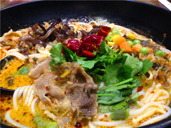 美味神奇的米线，餐饮界的传奇——云味馆过桥米线