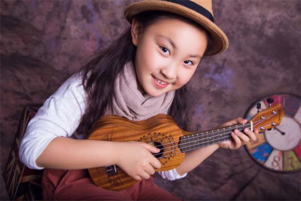 天使新星文化传媒小明星代言人之任怡嘉、王菁昕