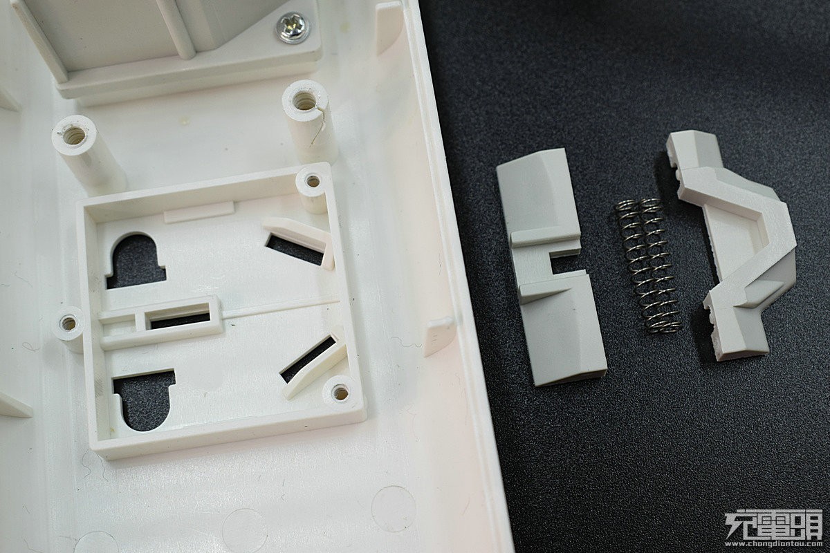 虽名不经传但也可圈可点达世奇插线板评测及拆解