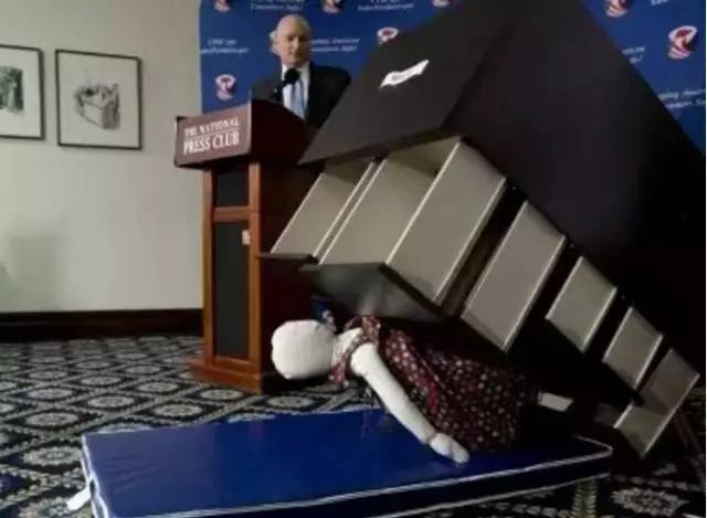 同一款柜子压死3个宝宝？这个细节妈妈们要关注啦！