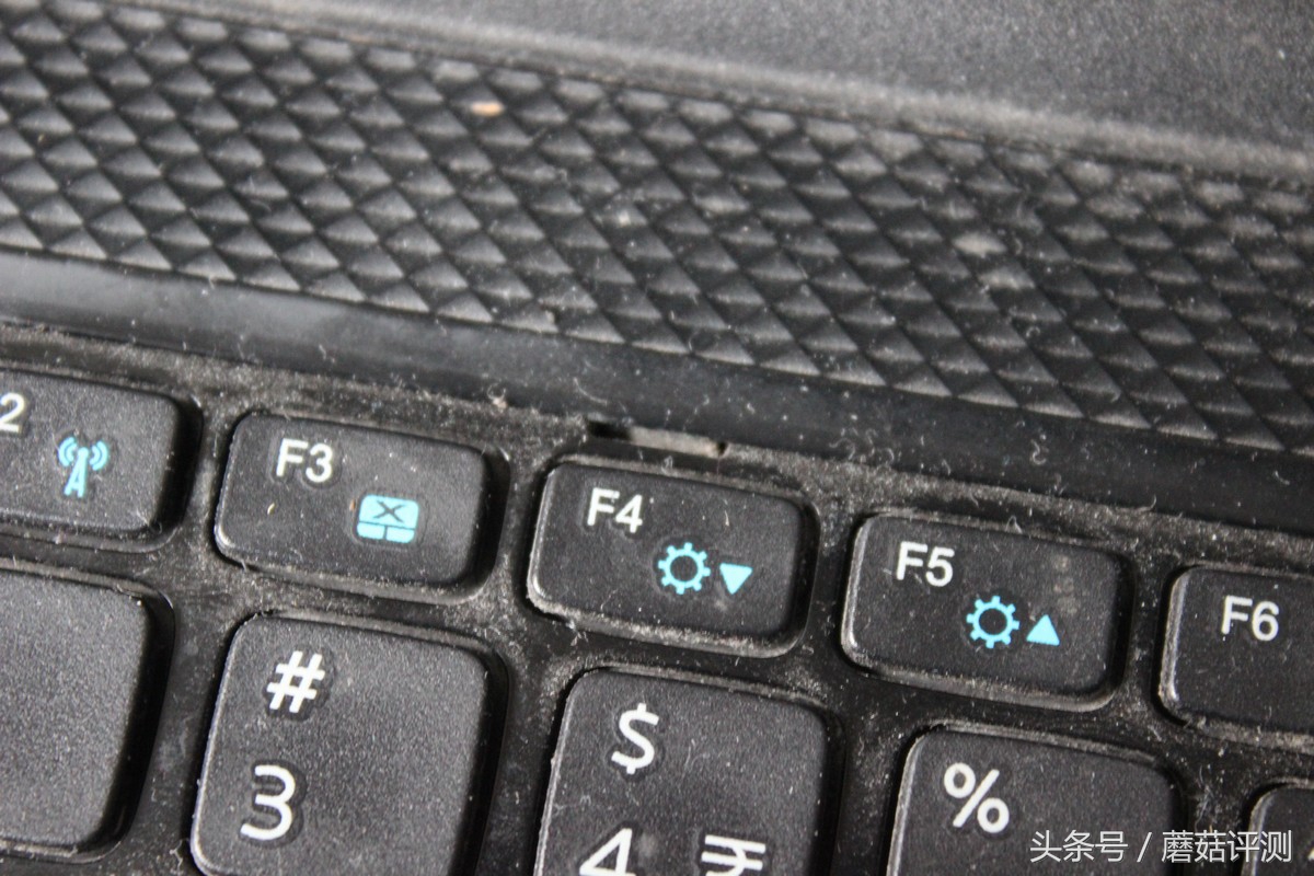 戴尔inspiron3421加装固态,戴尔笔记本inspiron143476拆机