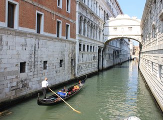意大利蓝洞国内,意大利卡普里岛与蓝洞