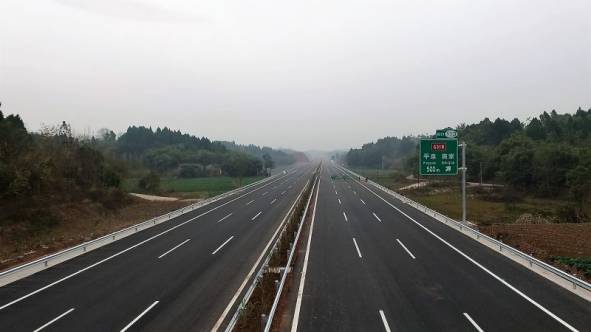 2018年底四川可刷金融IC卡乘公交、游景区首批13市州尝鲜｜微说四川