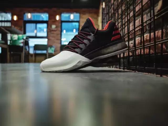 Kicksvision团队的成员聊聊他们过去一年心中最佳球鞋