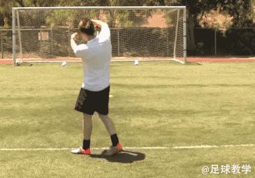 足球教学之如何踢出高球,足球怎样踢出s形弧线球