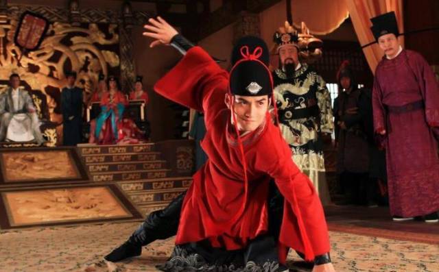 倚天屠龙记谢逊说出秘密,倚天屠龙记谢逊说出的秘密