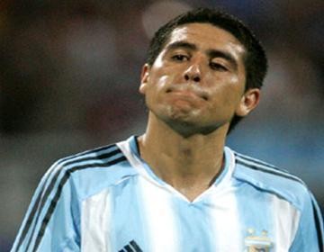 天下足球世界杯十大悲情人物,足坛十大悲情瞬间