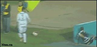 足球集锦搞笑特辑足坛欢乐瞬间,难得一见的足球搞笑瞬间