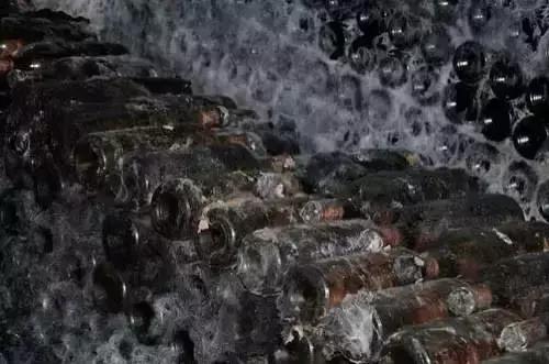 泡的酒发霉了还能喝吗,酒塞上有霉斑的酒还能喝吗