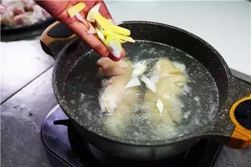 不卤的猪蹄怎么烤,如何卤出外面卖的那种猪蹄