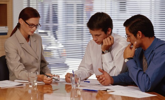 美国签证加急一定要找机构吗,美国签证加急需要什么