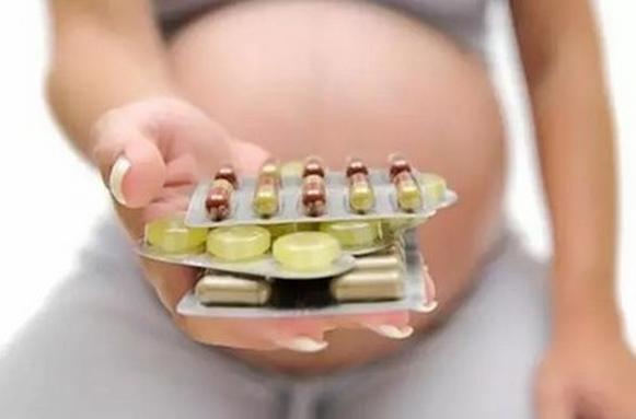 孕期生病吃药有事没,孕期生病为什么不能吃药