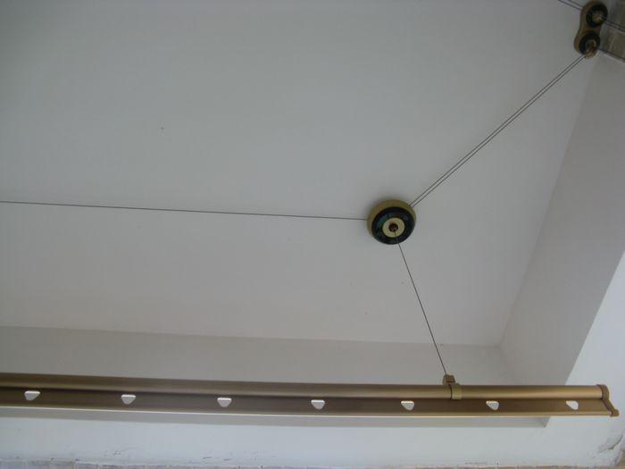 安装手摇晾衣架师傅,老公帮忙装挂衣架