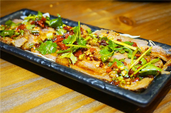 美味神奇的米线，餐饮界的传奇——云味馆过桥米线