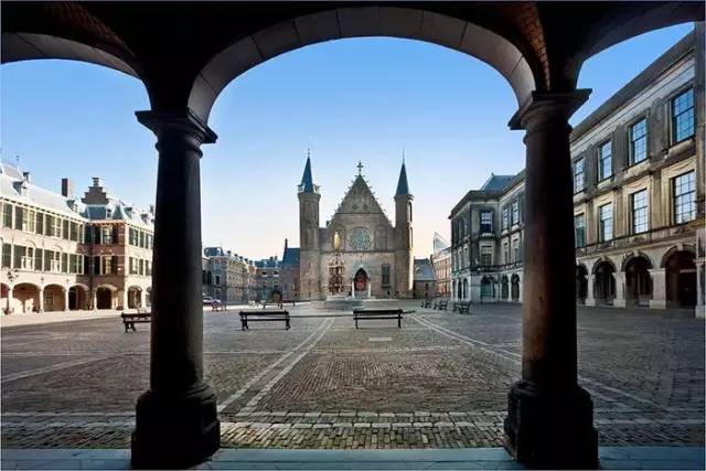 坚持不懈甲骨文,建筑与艺术的糅合